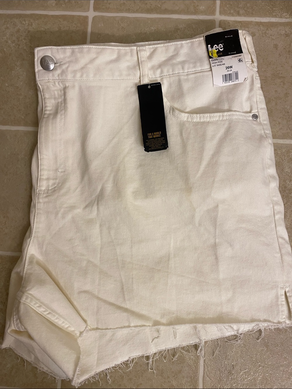 Lee Women’s Plus 26W Off-White Denim Cutoff Shorts